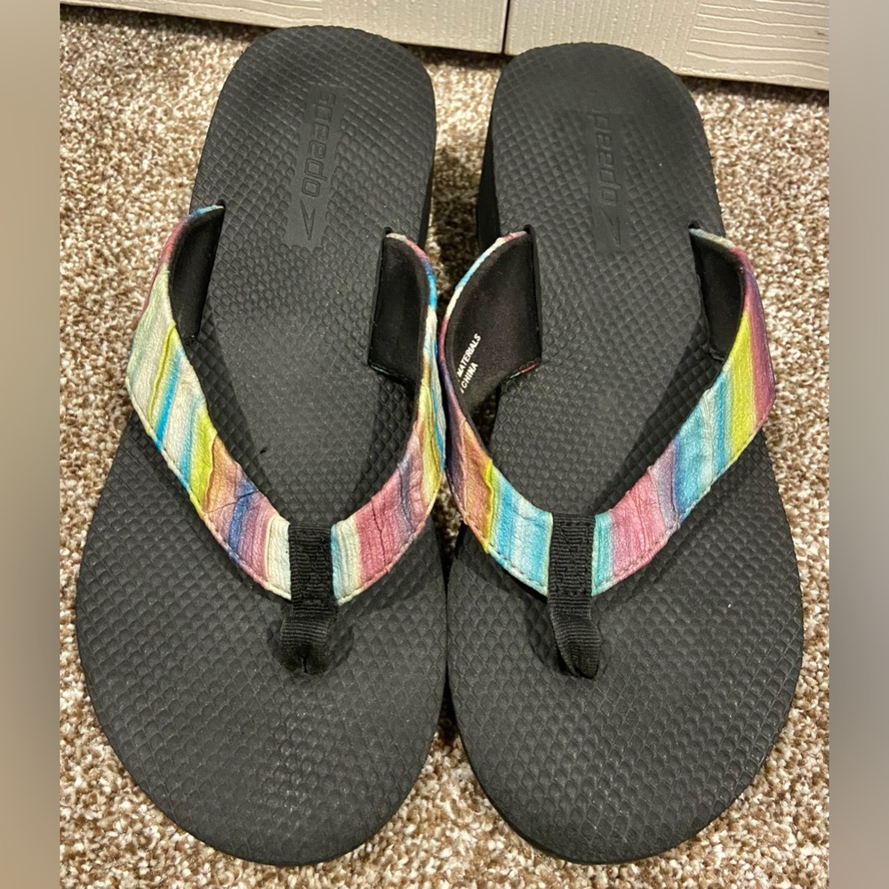 Speedo Flip Flops Women’s Size 9 Rainbow Striped